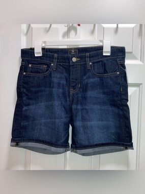 Gap Women’s Bermuda Blue Jean Shorts Size 4/27 
New with Tags